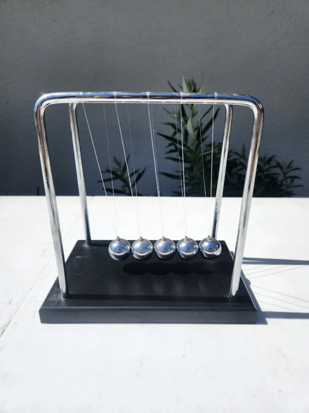 Large Newtons Cradle Balance Pendulum Physics 5 Balls Kinetic Toy Office Decor H